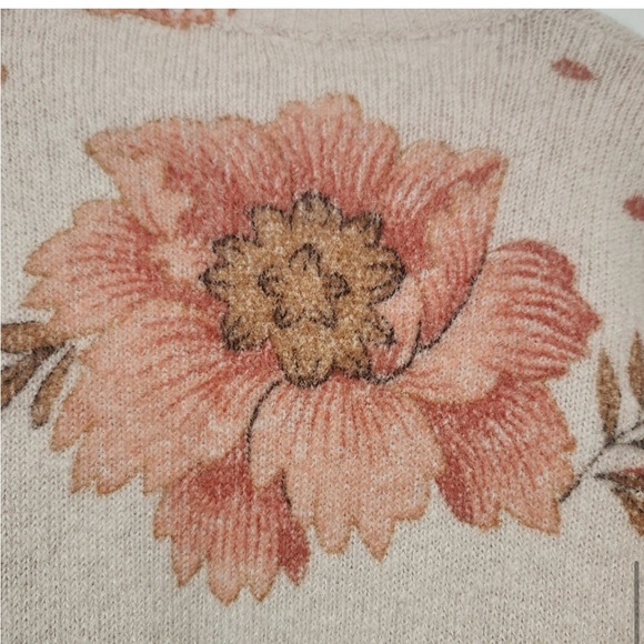 Floral Pink Sweater - Picture 6 of 6